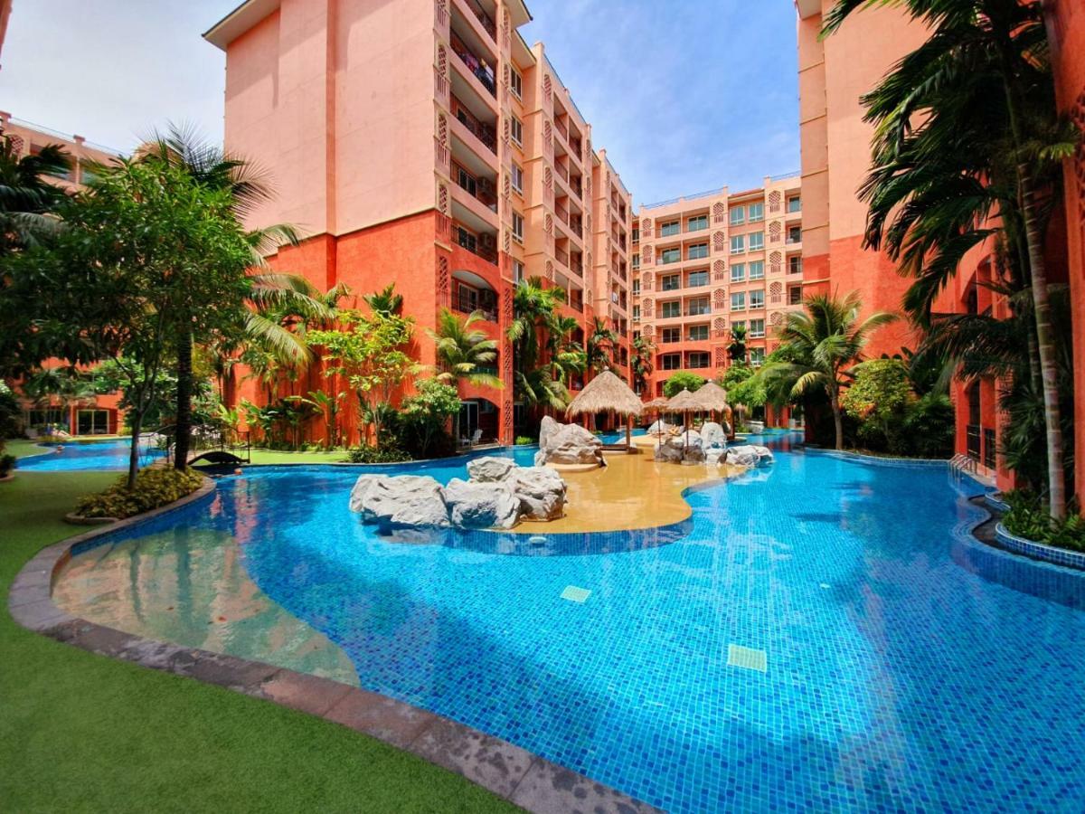 Seven Seas Condo By Dmitrii Jomtien Beach Exterior photo