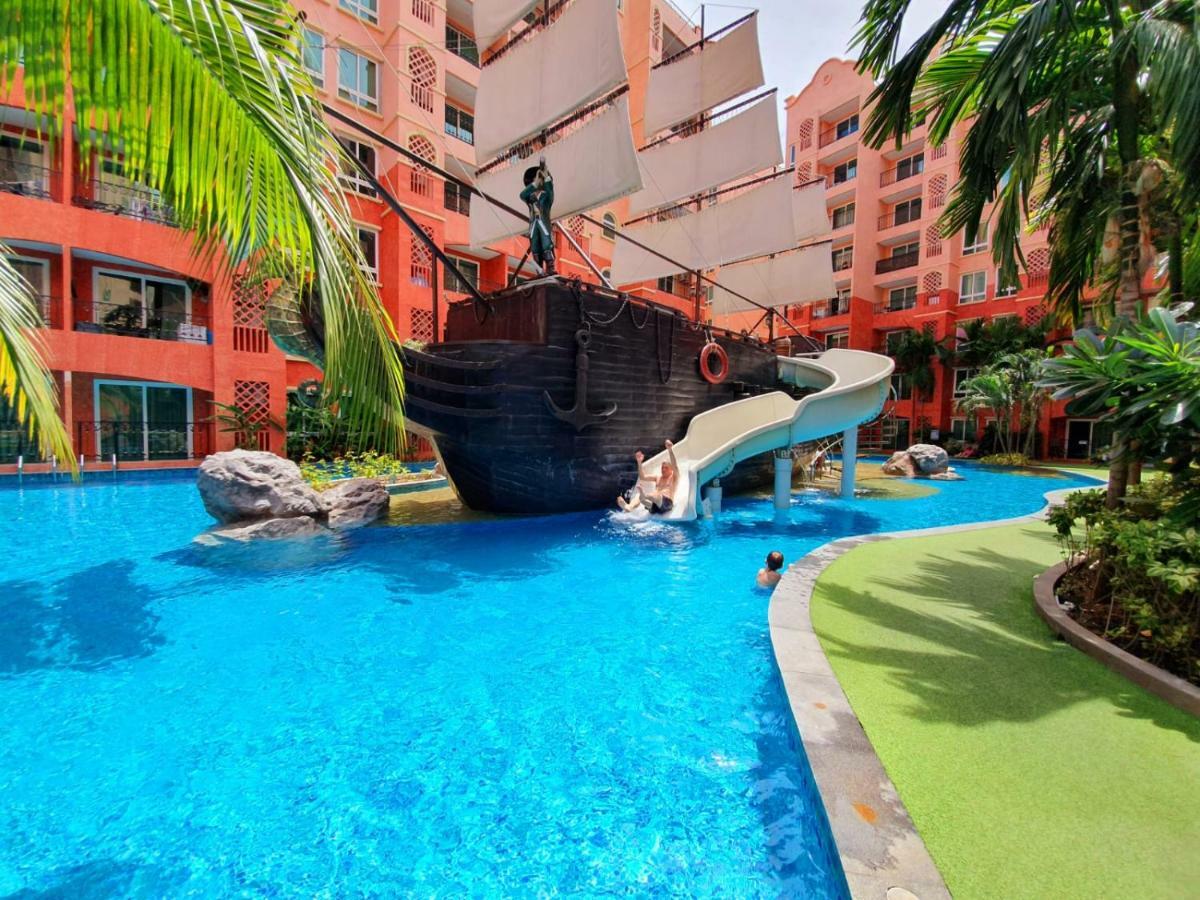 Seven Seas Condo By Dmitrii Jomtien Beach Exterior photo